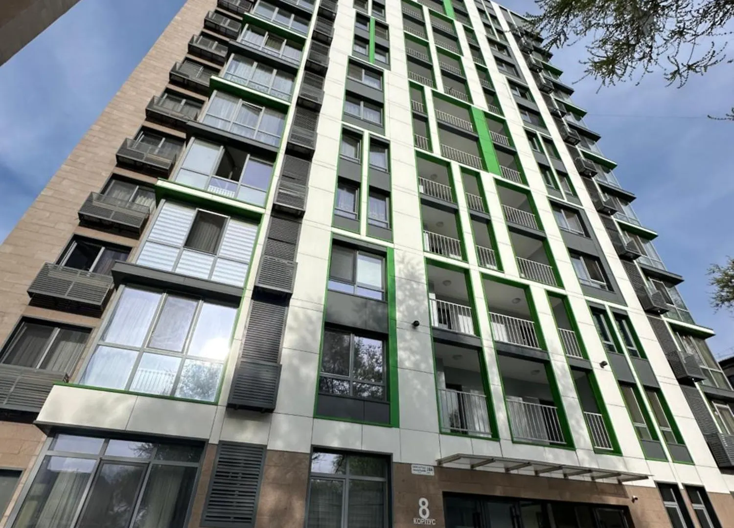 Lejlighed 3 Комнаты Великолепная Раимбек 8 & Питьевая Вода В Подарок Almaty