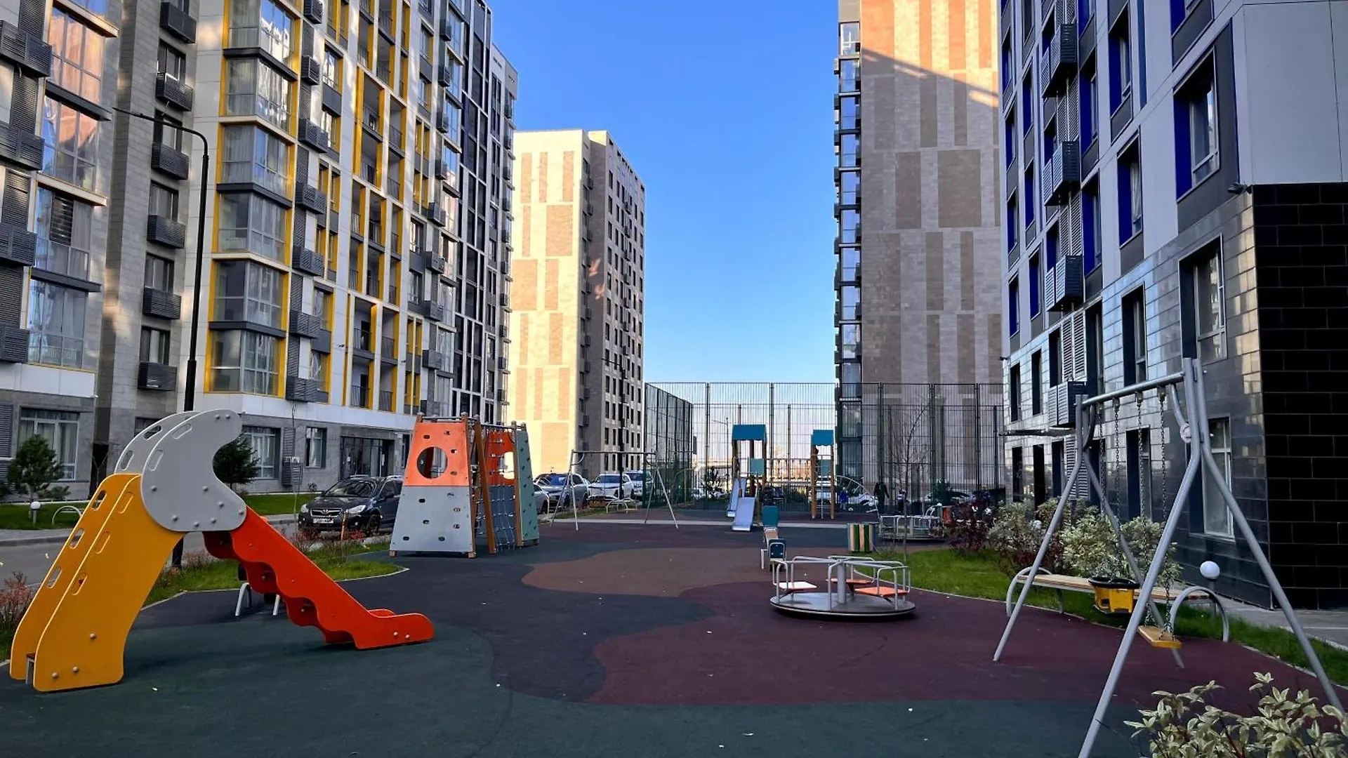 3 Комнаты Великолепная Раимбек 8 & Питьевая Вода В Подарок Almaty Kasakhstan
